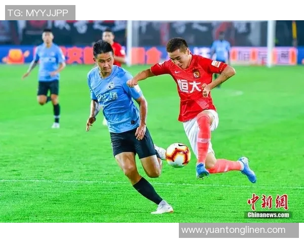 广州恒大淘宝迎战大连队全力争胜力争中超联赛冠军荣耀